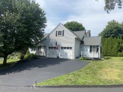 157 Edgewood Drive E South Abington Twp, PA 18411