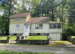 114 Hillbilly Vlg Village Tunkhannock, PA 18657