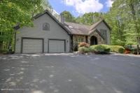 589 Pocono Ct, Lake Ariel, PA 18436