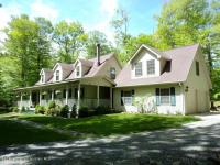 18 Maurice Dr, Gouldsboro, PA 18424