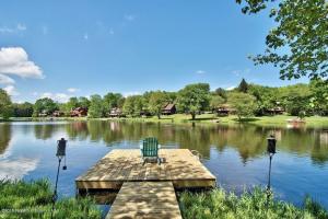 2332 Brookfield Rd, Lake Ariel, PA 18436