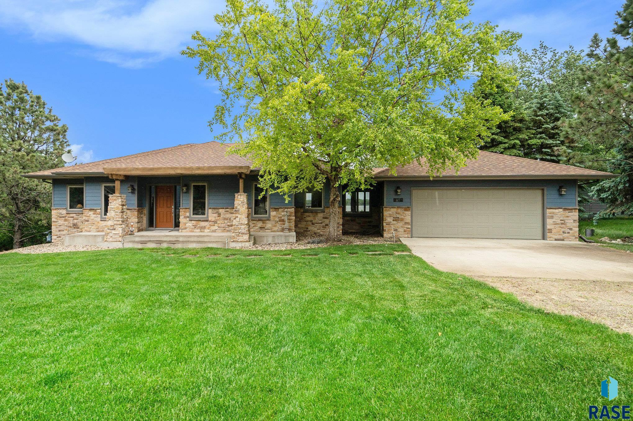 MLS 22403989 1894 Stoney Point Rd Madison, SD 57042