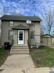 202 W 2Nd St Marion, SD 57043