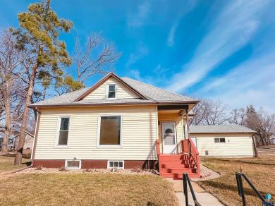502 NW 2Nd St Madison, SD 57042