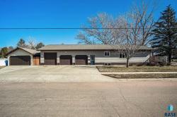 1020 NW 4Th St Madison, SD 57042