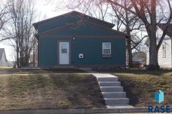 429 S Lee Ave Madison, SD 57042