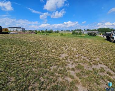 Sweetgrass Dr Brookings, SD 57006