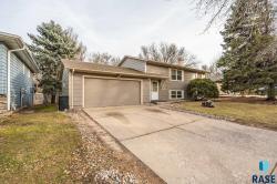 1204 N Lowell Ave Sioux Falls, SD 57103