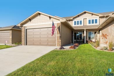1605 S Meadowland Ave Sioux Falls, SD 57106