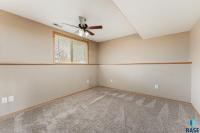 6020 S Kerry Ave 6020 Sioux Falls, SD 57106
