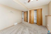 6020 S Kerry Ave 6020 Sioux Falls, SD 57106