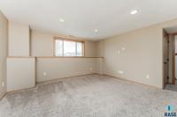 6020 S Kerry Ave 6020 Sioux Falls, SD 57106