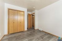 6020 S Kerry Ave 6020 Sioux Falls, SD 57106