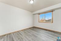 6020 S Kerry Ave 6020 Sioux Falls, SD 57106