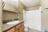 6020 S Kerry Ave 6020 Sioux Falls, SD 57106