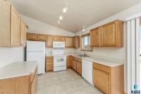 6020 S Kerry Ave 6020 Sioux Falls, SD 57106