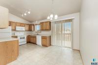 6020 S Kerry Ave 6020 Sioux Falls, SD 57106