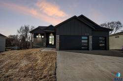 8016 Norway Pine Dr Sioux Falls, SD 57110