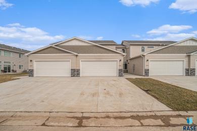 3502 S Chalice Pl Sioux Falls, SD 57106