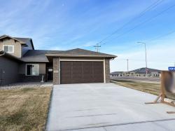 1501 S Meadowland Ave Sioux Falls, SD 57106