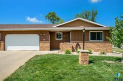 314 NW 5Th St Madison, SD 57042
