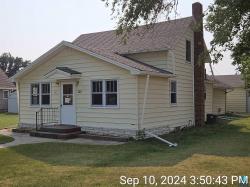 121 5th St Ipswich, SD 57451