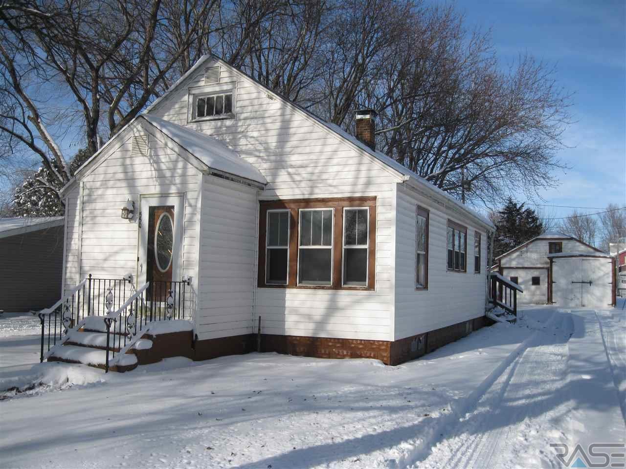 SOLD! 550 W. Wood St, Canistota, SD 57012