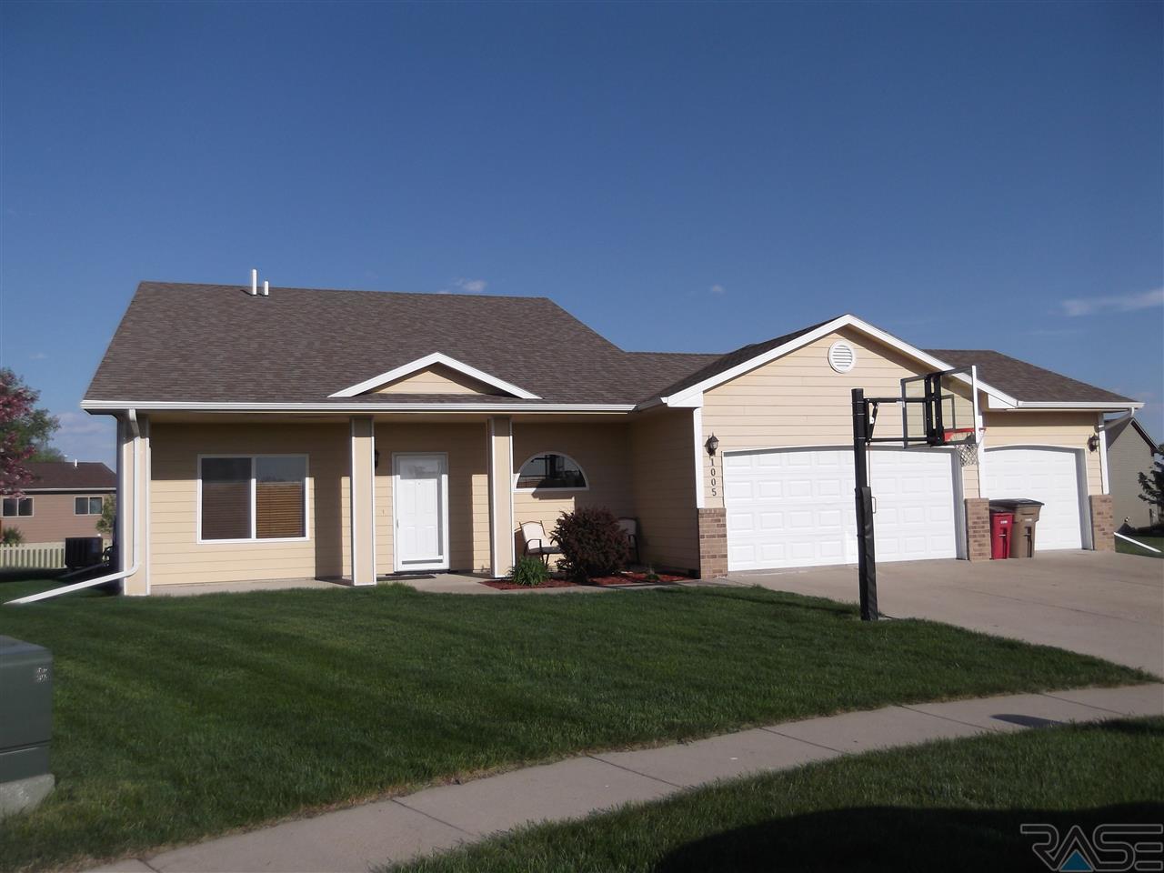 Open House Saturday June 10th 1005 Greyhawk Cir. Harrisburg, SD