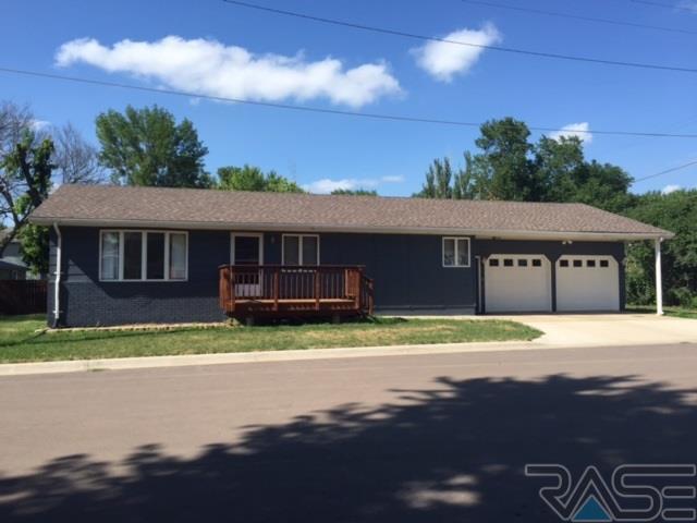 EXIT Realty Sioux Empire's latest listing in Canistota!