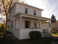 309 NW 1st St, Madison, SD 57042