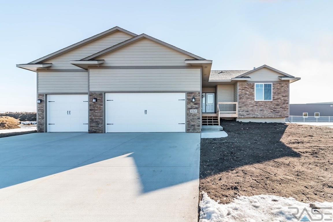 New Construction Listing MLS#21800911 - 640 Evertt, Tea, SD  57064