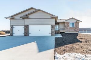 640 N Evertt St, Tea, SD 57064