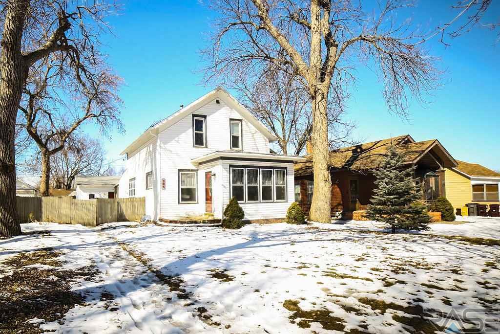 2 Bed, 2 Bath home with 3 stall garage now for sale in Sioux Falls!