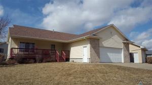 307 N Whitni Ln, Sioux Falls, SD 57107