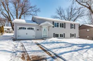 4008 E 24th St, Sioux Falls, SD 57103