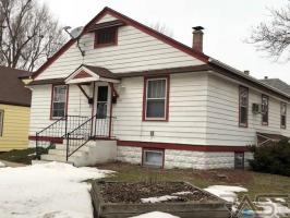 1420 E 9th St, Sioux Falls, SD 57103