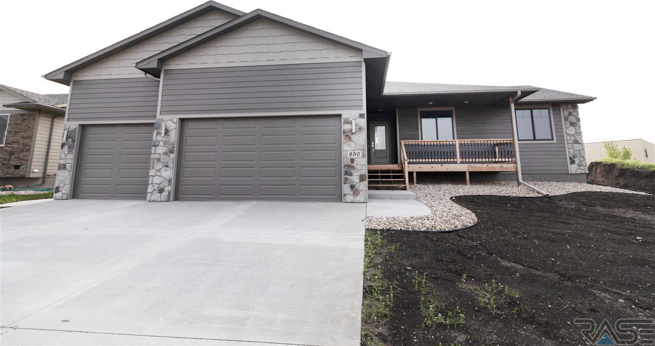 Open House 6/15/19 from 1 - 2:30 pm  $315,000 - MLS # 21903240 630 Evertt Ave Tea, SD 57064