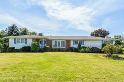 6 Carriage Hill Drive Branford, CT 06405