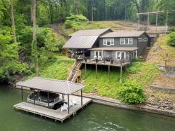 102 Old Point Rd Muscle Shoals, AL 35661
