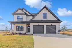 16959 Whispering Pines Dr Athens, AL 35611