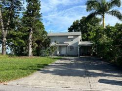 719 21st Avenue W Bradenton, FL 34205