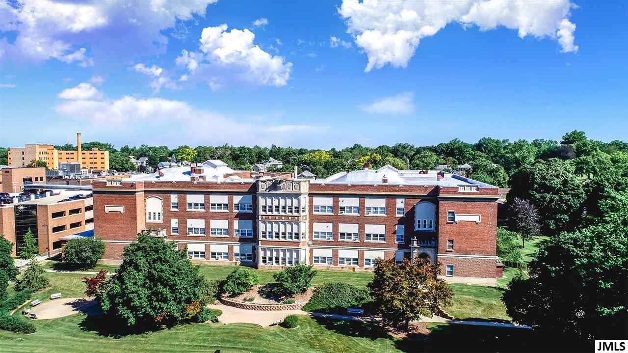 Mls 21033003 1210 E Michigan Ave Jackson Mi 49201