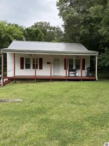 904 W 10th St Benton, KY 42025