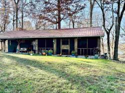 57 Beechwood Rd Eddyville, KY 42038