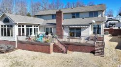 174 Finch Lane Eddyville, KY 42038