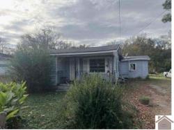 415 Hubbardsville Lane Hopkinsville, KY 42240